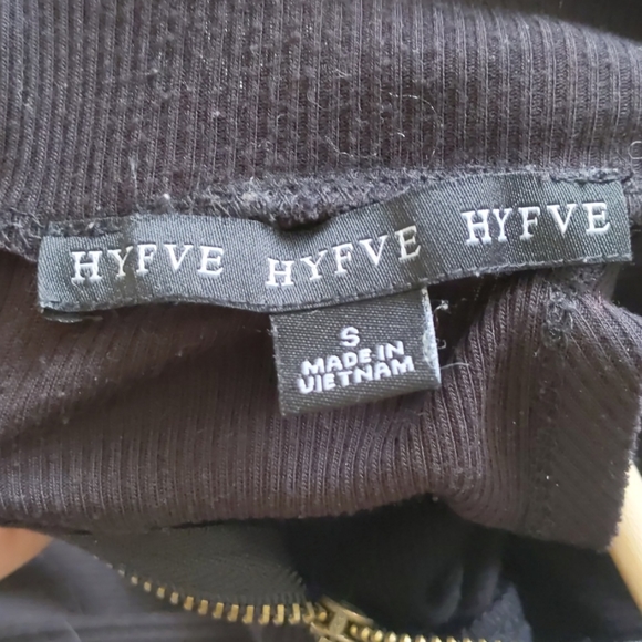 Black sleeveless high collar dress - Picture 5 of 5